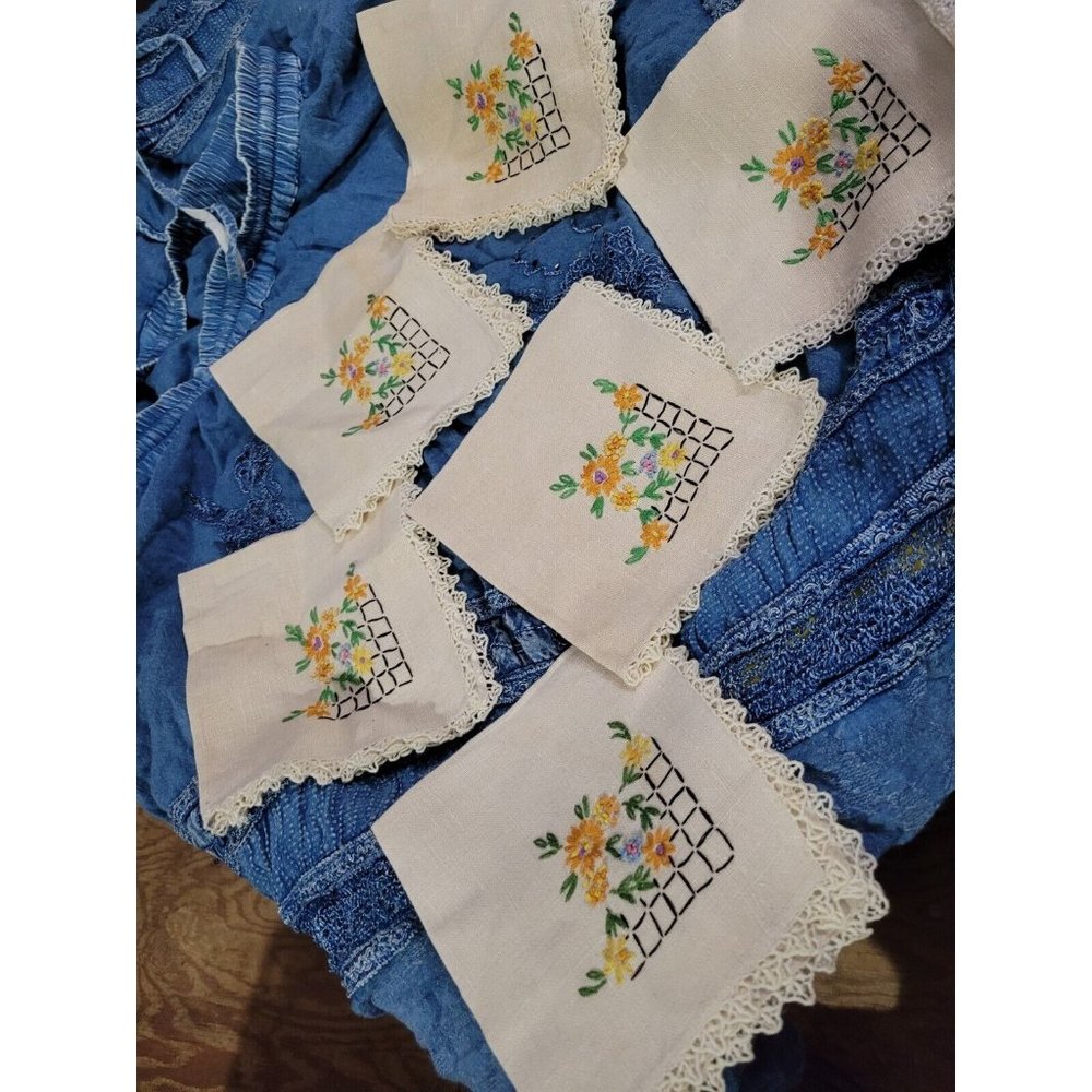 Set 6 Ecru Linen Embroidered Tea Luncheon Napkins Lace Edging Basket Flowers